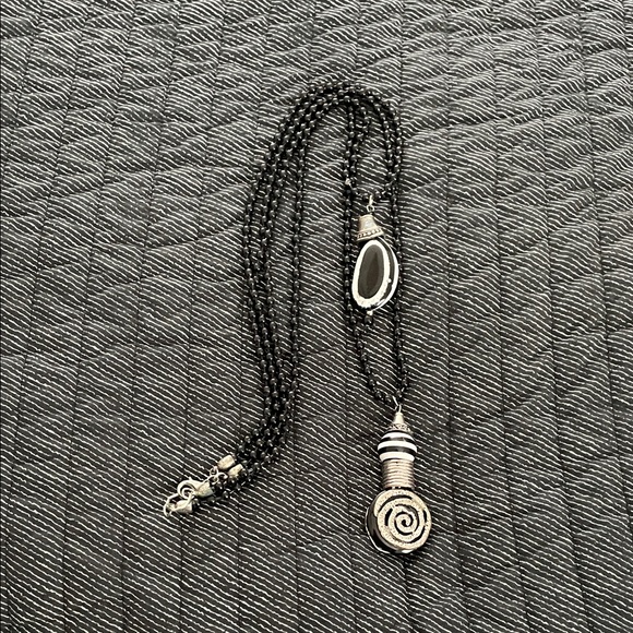 Jewelry - Black and White Spiral Dual Pendant Necklace